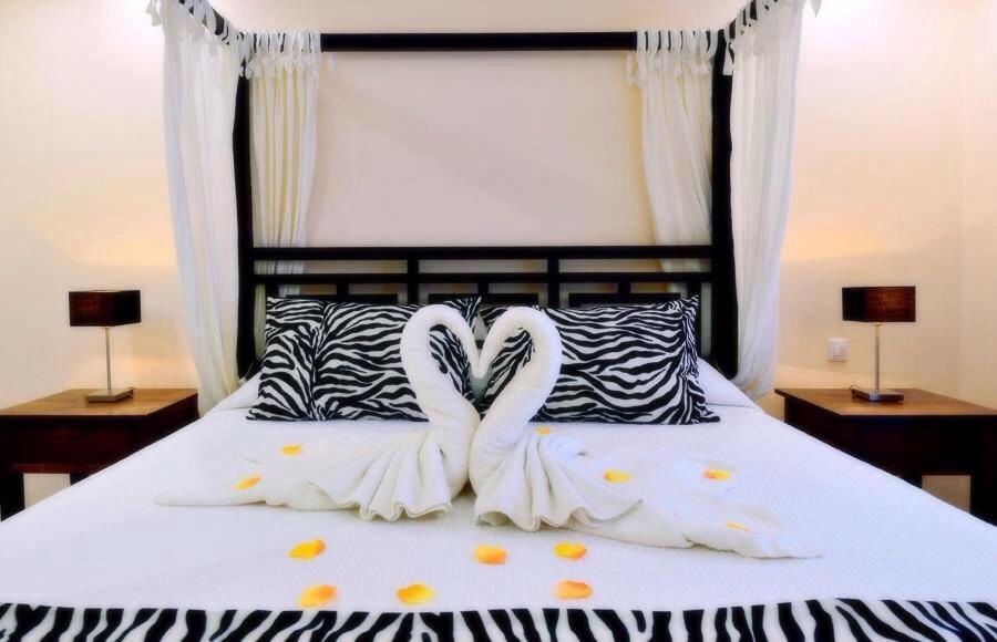 Evita Beach Suites Exclusivas カレタ・デル・セボ エクステリア 写真