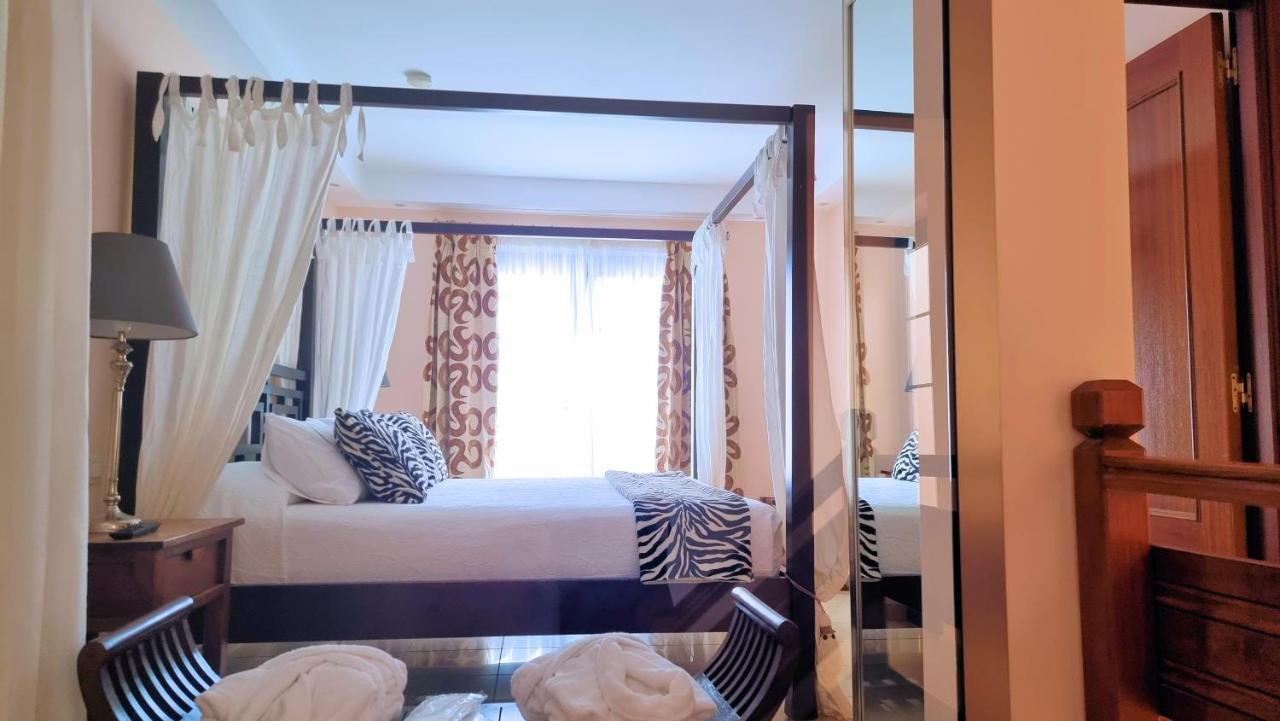 Evita Beach Suites Exclusivas カレタ・デル・セボ エクステリア 写真